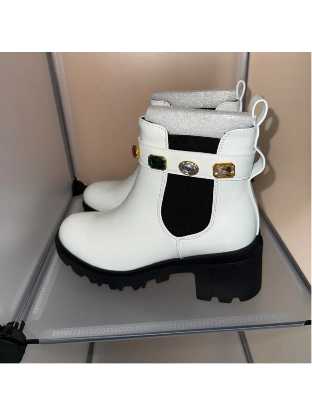 Forever Link Women's Chelsea Studded Strap Chunky Ankle Boots White Size 8.5 New